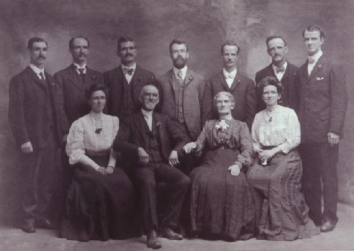 Group photo of Kellaway family of Scranton Pennsylvania